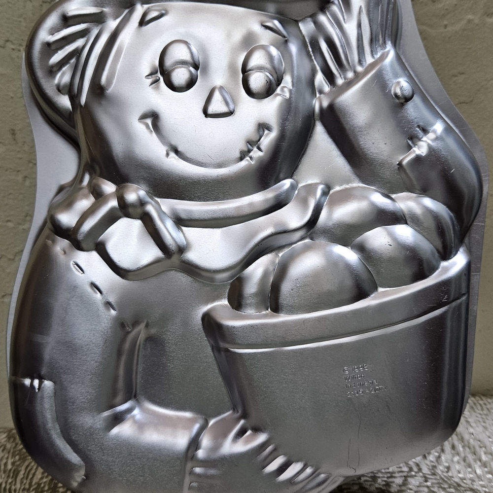 SCARECROW with Apples Fall Wilton Cake Pan vintage 1998 - Picture 2 of 4
